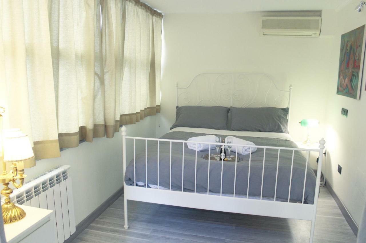 La Suite Del Prof Naples Exterior photo